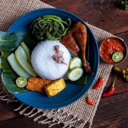 Nasi Putih Tempong Ayam Kampung