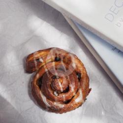 Cinnamon Raisin Danish