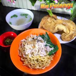 Mie Wortel Pangsit