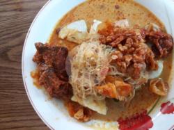 Lontong Sayur Rendang Sapi