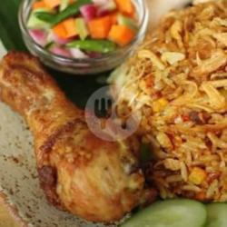 Nasi Goreng Toping Ayam Goreng