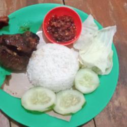 Paket Sayap Bakar:nasi Ayam Lalapan Sambel Esteh/teh Panas