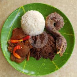 Nasi Gudeg Kepala Ayam Besar