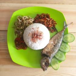 Nasi Rames Ikan Kembung