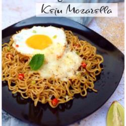 Indomie Mozarella   Telur