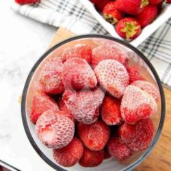 Frozen Fresh Strawberry Legend (pax 1 Kg)