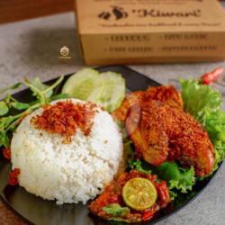 Nasi   Ayam Goreng Serundeng