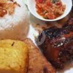 Paket Ayam Bakar Gawir   Nasi   Tahu Tempe   Ati Ampla