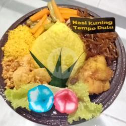 Nasi Kuning Tumpeng Mini