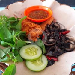 Sotong Masak Hitam Lauk