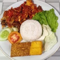 Nasi Putih Ayam Penyet   Tahu Tempe