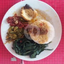 Nasi, Gulai Ikan Tuna, Sayur, Sambal