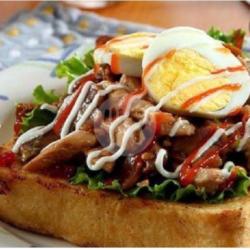 Roti Bakar Ayam Saus Teriyaki With Egg