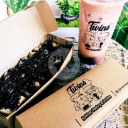 Roti Bakar Pastry Choco Crunchy   Chocolate Drink