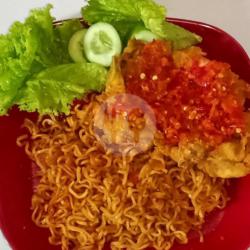 Mie Goreng Pedas Dengan Ayam Geprek