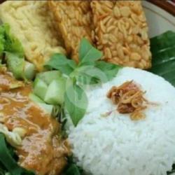 Nasi Pecel (pedas Sedang) Ayam