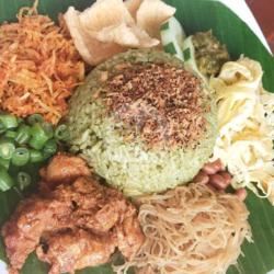 Nasi Lemak Pandan Ayam Rendang   Telur Suwir Komplit