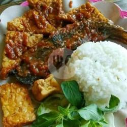 Pecel Lele Sambel Racik