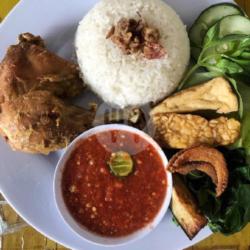 Paket Nasi Tempong Ayam Goreng