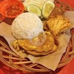 Lalapan Isi 2 Telur   Tempe   Tahu   Nasi