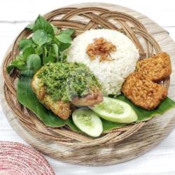 Nasi Ayam Penyet Sambel Ijo Tempe