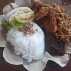 Pecel Ayam Kriuk-kriuk Dada