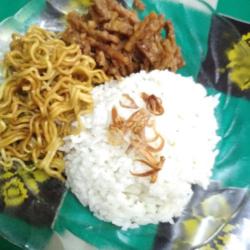 Nasi Uduk Plus Gorengan