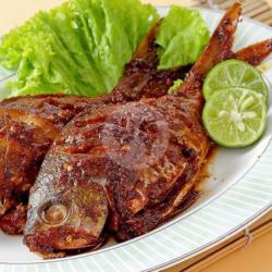 Nasi Ikan Ekor Kuning