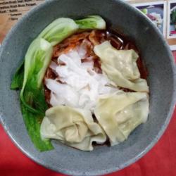 Kwetiau Kuah Pangsit