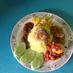 Nasi Kuning Balado