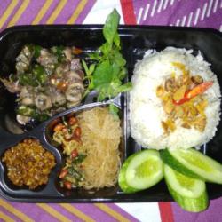 Nasi Uduk Cumi Sambal Ijo