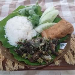 Nasi Sambel Welut