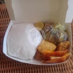 Nasi   Ayam Palekko   Tempe / Tahu   Sambal