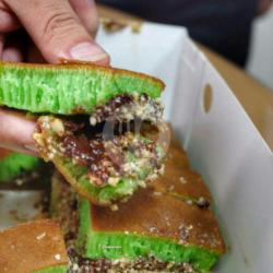Terang Bulan Pandan Kacang Coklat Wijen