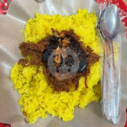 Nasi Kuning Dendeng