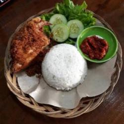 Nasi Ayam Bakar Serundeng