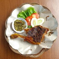 Bebek Bumbu Hitam Besar, Sambel Bawang/ijo