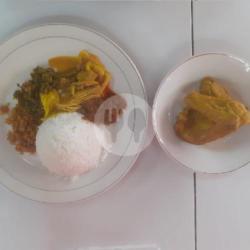 Nasi Ayam Gulai Kuah Kuning