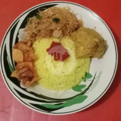 Nasi Kuning Ayam Gulai