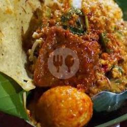 Lontong Pecel Telur