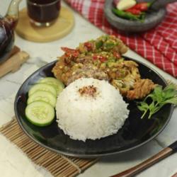 Ayam Geprek Sambal Korek Pedas