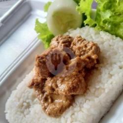 Nasi Krengsengan Daging