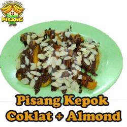 Pisang Kepok Topping Coklat Almond