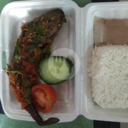 Lele Pecel Kemanggi  Nasi(warung Omahku)