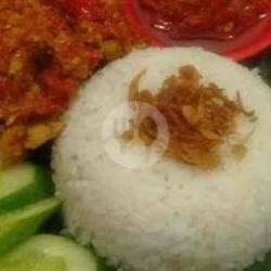 Nasi Uduk Ayam Geprek