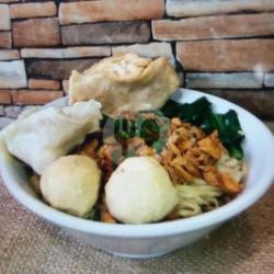 Mie Kuah Ayam Baso Pangsit   Tahu Baso