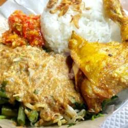 Nasi Pecel Pedas   Ayam Goreng