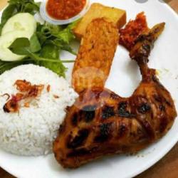 Nasi Ayam Panggang Paha Komplit