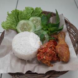 Paket Ayam Penyet Paha   Es Teh