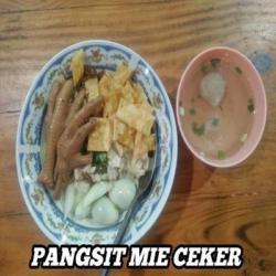 Pangsit Mie Ceker   Gratisteh Es /teh Hangat